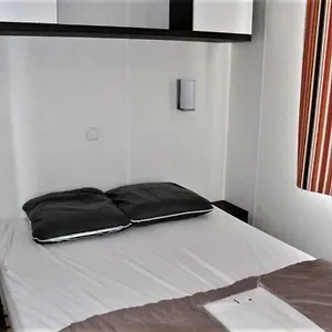  Chalet Chalet 3 Etoiles - Piscine - Eeebae